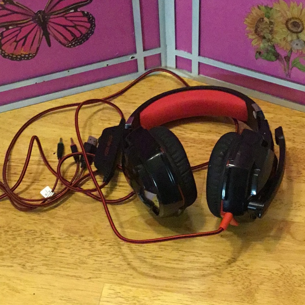 Kotion each G2000 headphones